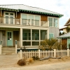 coastal-style-vacation-home-front